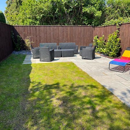 Fantastic Villa Bournemouth - Spa, Parking, Garden Екстериор снимка