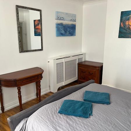 Fantastic Villa Bournemouth - Spa, Parking, Garden Екстериор снимка