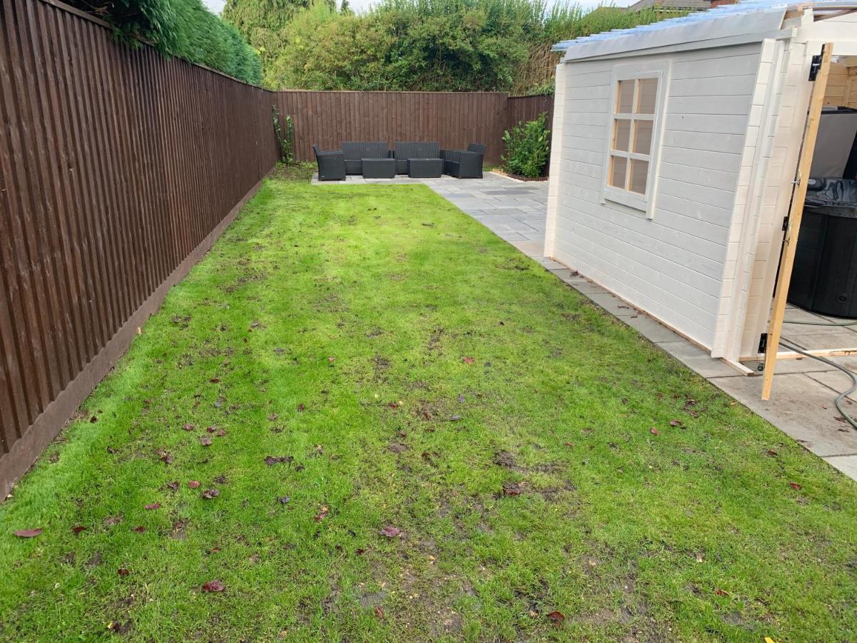 Fantastic Villa Bournemouth - Spa, Parking, Garden Екстериор снимка