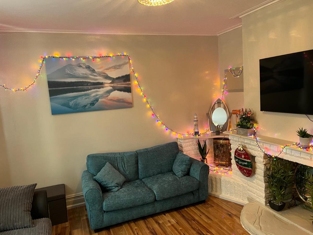 Fantastic Villa Bournemouth - Spa, Parking, Garden Екстериор снимка