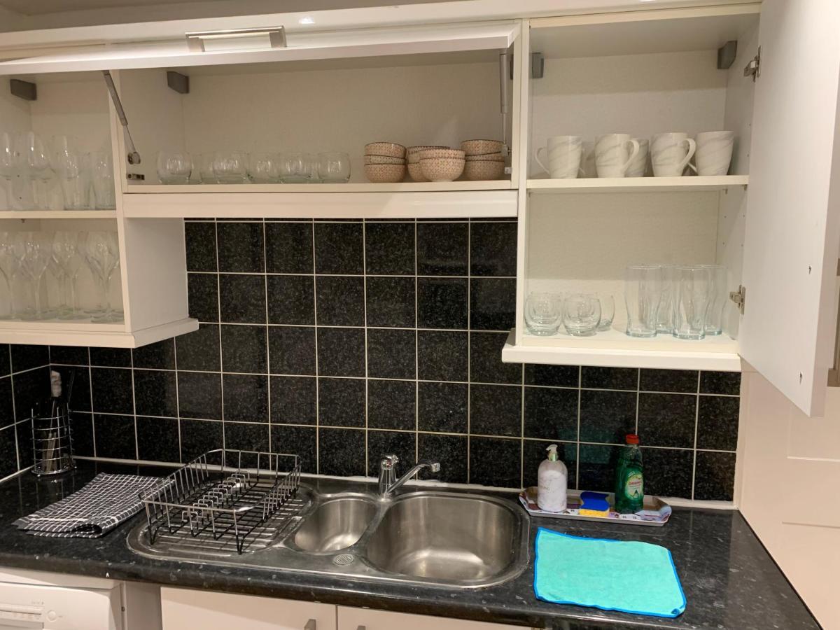Fantastic Villa Bournemouth - Spa, Parking, Garden Екстериор снимка