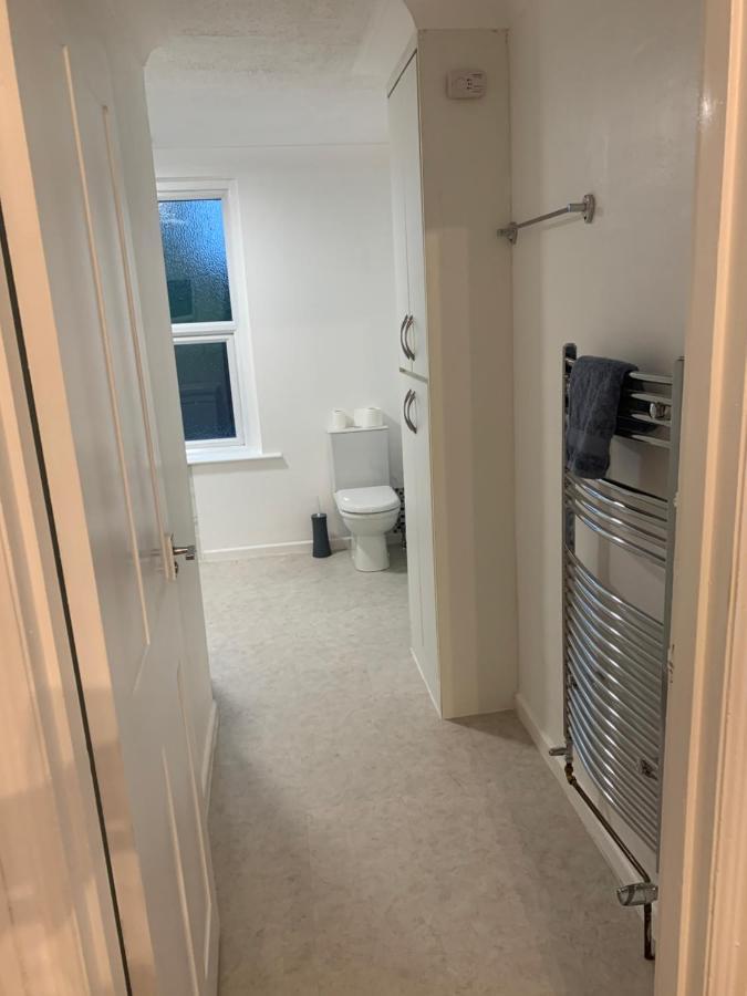 Fantastic Villa Bournemouth - Spa, Parking, Garden Екстериор снимка