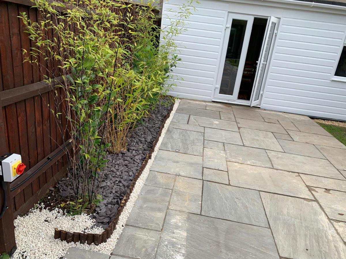 Fantastic Villa Bournemouth - Spa, Parking, Garden Екстериор снимка