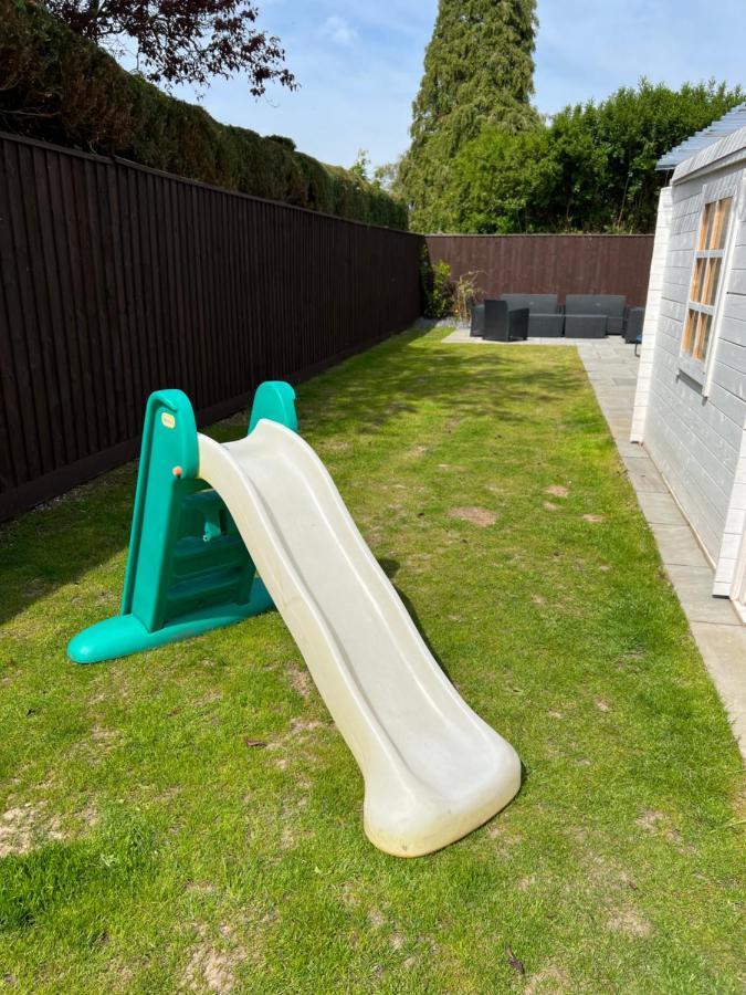 Fantastic Villa Bournemouth - Spa, Parking, Garden Екстериор снимка