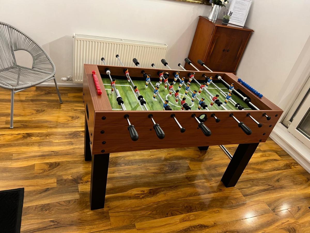 Fantastic Villa Bournemouth - Spa, Parking, Garden Екстериор снимка