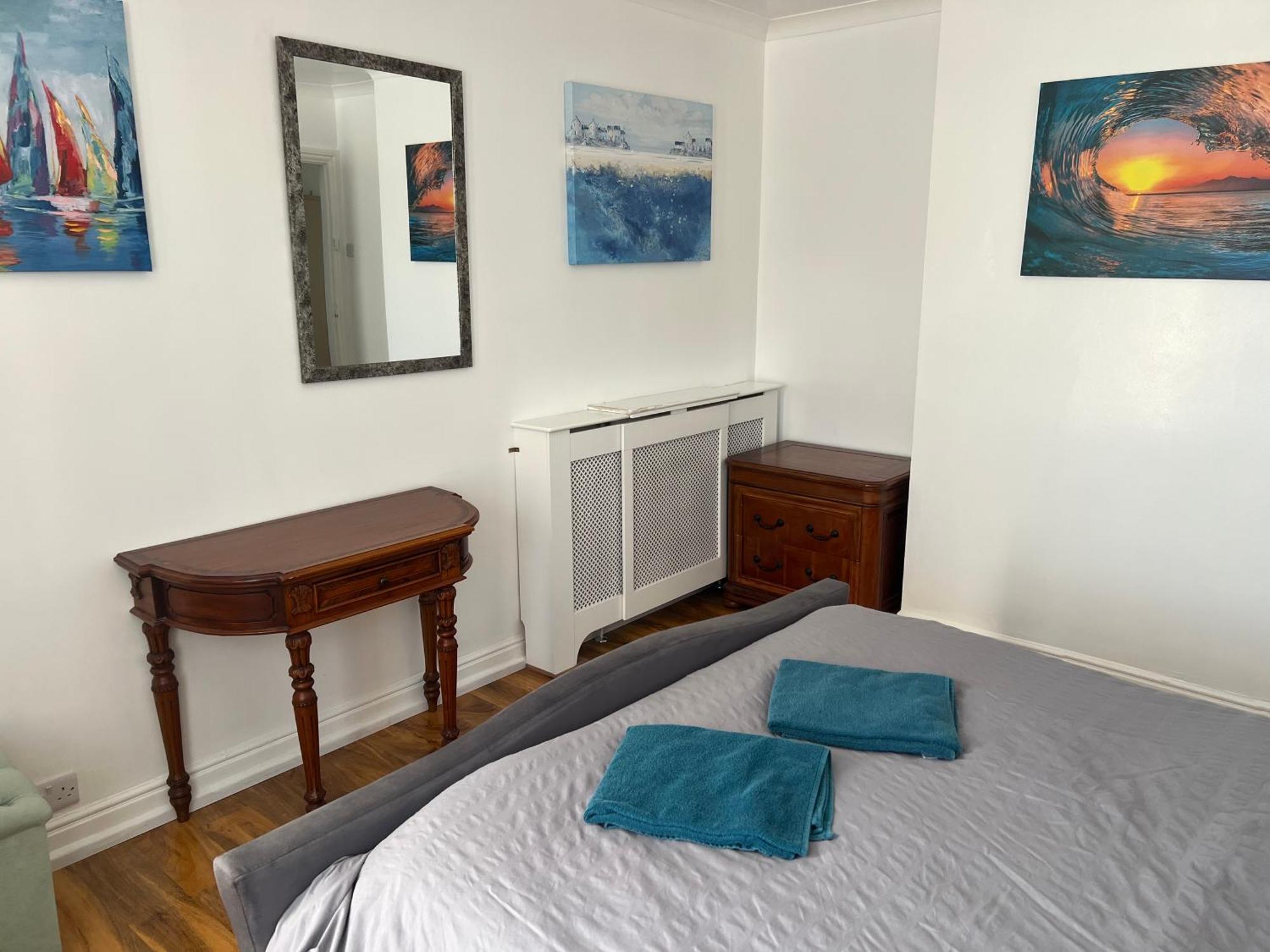 Fantastic Villa Bournemouth - Spa, Parking, Garden Екстериор снимка